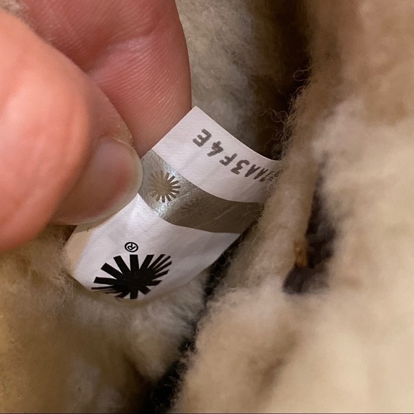 New! UGG Constantine Chestnut Short Boots 6 - Picture 12 of 15